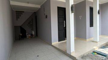 Gambar 2 Rumah 2 Lantai, Depan Taman. Samping Pintu Toll Bsd