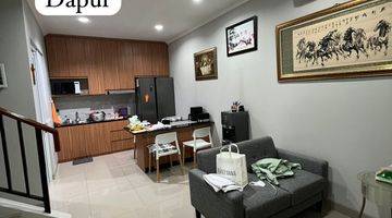 Gambar 3 Rumah Cantik 2 Lantai Full Renov Dan Full Furnish  Rumah