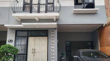 Gambar 1 Dijual Cepat Rumah 2 Lantai  Full Furnished Elegan Bersih  Di Cibubur