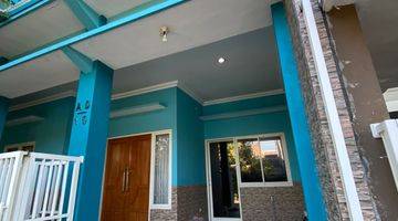 garasi/carport dijual rumah bagus 2 lantai