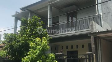 tampak depan rumah bagus 2 lantai pusat