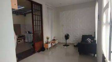 Gambar 2 Dijual Rumah 2 Lantai Semi Furnished di Perum Shojiland, Sidoarjo