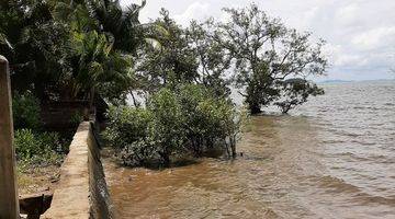 Gambar 3 Tanah Pinggir Pantai Tanjung Pandan Belitung