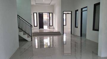 Gambar 1 Rumah 2 Lantai Bagus Unfurnished SHM di Jual Rumah Minimalis Kopo Permai 1, Bandung