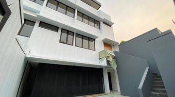 Gambar 1 Dijual Murah Rumah 4 Lantai Daerah Kemang Ada Private Pool, Carport Luas