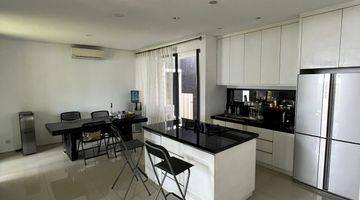 Gambar 5 Dijual Rumah Ozone Residence Jakarta Selatan Furnished Modern 