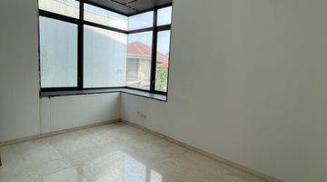 Gambar 4 Rumah 2 Lantai di Setiabudi Jaksel, 5 Bedrooms. Luas, Strategis