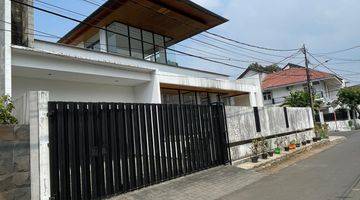 Gambar 1 Rumah 2 Lantai di Setiabudi Jaksel, 5 Bedrooms. Luas, Strategis