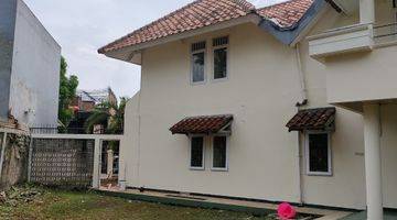 Gambar 1 House For Rent 4 Bedrooms Cozy Comfy Garden and Balcony Giriloka 