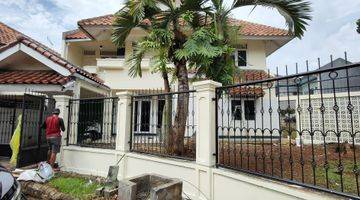 Gambar 2 House For Rent 4 Bedrooms Cozy Comfy Garden and Balcony Giriloka 