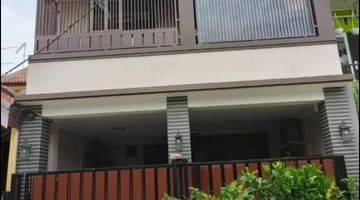 Gambar 1 Dijual Rumah 3 Lantai di Kemang Pratama Bekasi