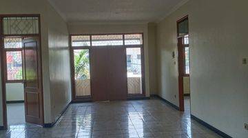 Gambar 4 Di  Rumah di Cijagra SHM