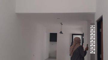 Gambar 2 Rumah Minimalis 2 Lantai Semi Furnished Di Tebet 