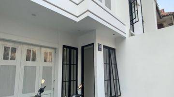 Gambar 2 Rumah Minimalis Modern 3 Lantai + Rooftop Lokasi Tenang Dan Strategis Di Tebet 