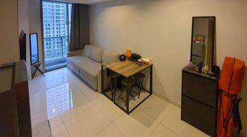 Gambar 2 Disewakan 1 Kamar Bagus Banget, Bersih, Terawat, Swimming Pool View Taman Anggrek Residence