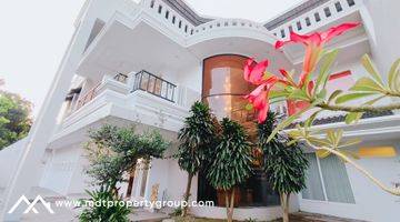 Gambar 2 Experience Timeless Elegance Own A Luxurious Old Money Mansion In Gatsu, Denpasar