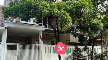 Gambar 2 Rumah Terawat Bagus Dengan Halaman Belakang Di Sektor 5 Bintaro