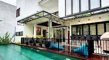 Gambar 1 Rumah Modern Tropical ada Swimming Pool Bintaro Jaya Sektor 3 