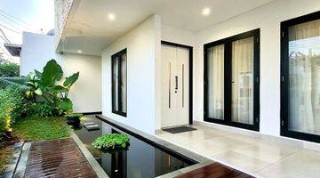 Gambar 2 Rumah Modern Tropical ada Swimming Pool Bintaro Jaya Sektor 3 