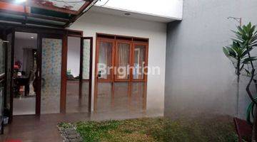 Gambar 2 Rumah  Minimalis 2 LT yang Exclusive  Batununggal