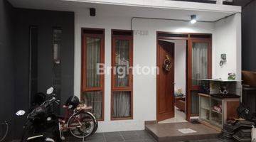 Gambar 1 Rumah  Minimalis 2 LT yang Exclusive  Batununggal