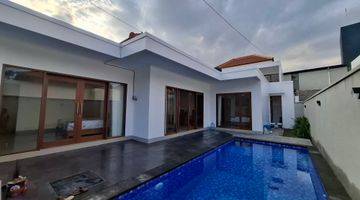 Gambar 2 Newly building villa Canggu area