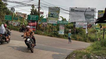 Gambar 2 Lokasi pinggir jalan utama sentul city