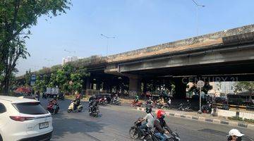 Gambar 1 Lokasi Ramai Dan Komersil Dekat Bandara Di Area Cengkareng