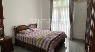 Gambar 4 Rumah 2 Lantai Full Furnished Hanya Selangkah Ke Mega Kuningan