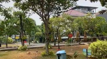 Gambar 3 Jual Rumah Cantik Permata Buana Depan Taman, Jalan Lebar SHM