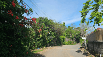 Gambar 1 Lahan Mudah Dijangkau, Pemandangan Hijau Bukit Ungasan