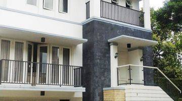 Gambar 1 For Sale Townhouse American Classsic, Full Furnished