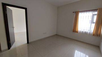 Gambar 2 Rumah Semi Furnished SHM di Cipedes Residence, Bandung