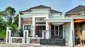 Gambar 1 Rumah Model American Classic dekat Kampus UII Jakal 13 Jogja