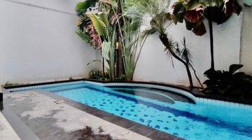 Gambar 4 Rumah 2 Lantai Di Kemang Barat, Jakarta Selatan Private Pool  Shm