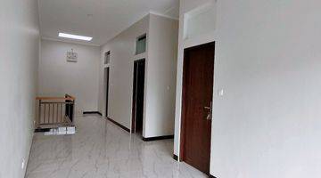 Gambar 5 Dijual Rumah Baru Strategis 2 Lantai Semi Furnished Di Taman Kopo Indah 