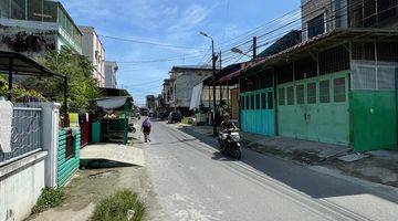 Gambar 3 Komplek Eastin Jalan Pukat 1 Daerah Mandala