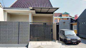 Gambar 1 Rumah di Dempel raya Baru SHM Furnished harga nego