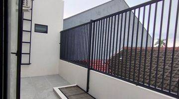 Gambar 1 Rumah 2 Lantai Baru Semi Furnished Villa Melati Mas