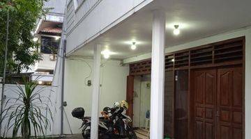 Gambar 1 Jual Rumah 3 Lantai di Jl. Raya Dukuh Kupang , Surabaya