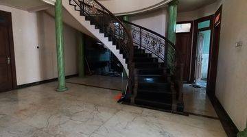 Gambar 5 Dijual Rumah Mewah Luas Dan Asri di Jl. Telaga Golf Utama Araya Malang 