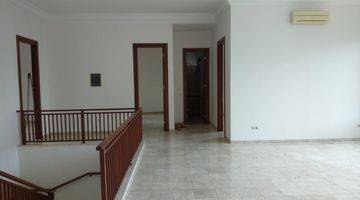 Gambar 4 A 2 storey, 6 bedroom, stand alone house located in Cipete, Jakarta with 5 bathrooms, 1 study, a pool and a yard.