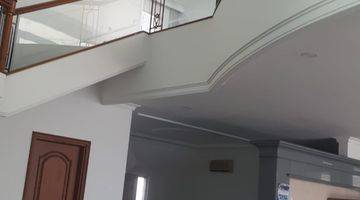 Gambar 3 A 2 Storey 5BR 5BT With Pool in Pondok Indah Jakarta Selatan