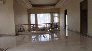 Gambar 4 A 2 storey, 4 bedroom, stand alone house located in Pondok Indah, Jakarta with 4 bathrooms and a pool.