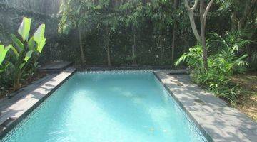 Gambar 1 A 2 Storey, 4 Bedroom, Stand Alone House Located In Kemang, Jakarta With 4 Bathrooms, A Pool And A Yard.