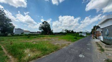 Gambar 1 Utara Bandara Adisucipto View Sawah