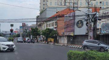 Gambar 1 Ruko Gandeng di Semarang