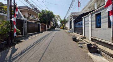 Gambar 3 Rumah siap huni di lokasi strategis Jl Hidup Baru Gandaria Utara, Jakarta Selatan (kurang lebih 200 m2 ke jalan Rumah Sakit Fatmawati Raya)