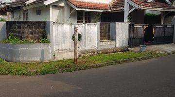 Gambar 3 Rumah hitung tanah dekat pintu Tol di Petukangan Selatan, Jaksel.