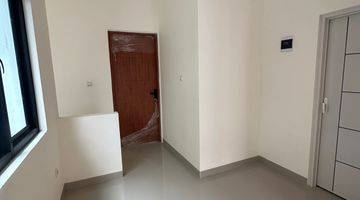 Gambar 5 Rumah 2 Lantai Bagus Siap Huni Di pondok cabr Unfurnished